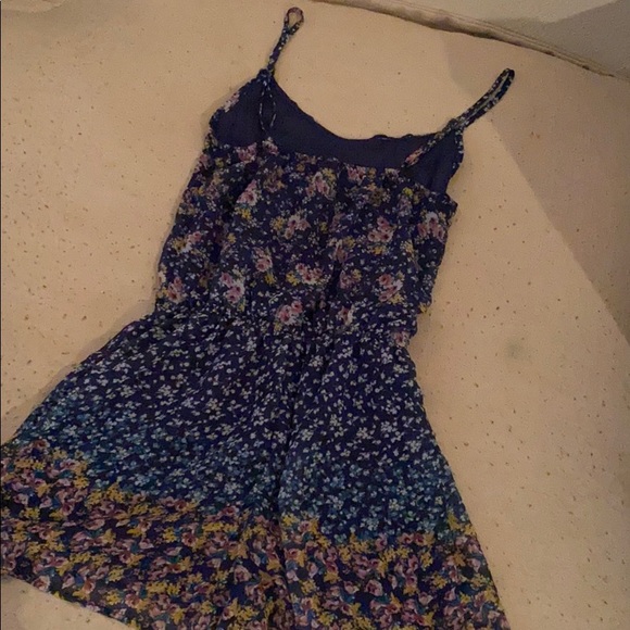 Cute summer romper! - Picture 2 of 2